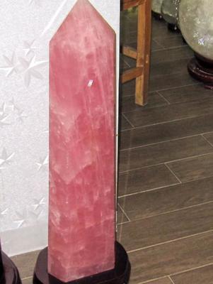 天然粉水晶柱 镇宅招桃花，转运招财的灵性摆件