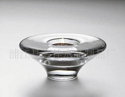 水晶烛台 光影交织的艺术品与馈赠佳选